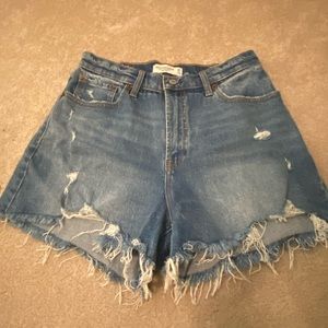 COPY - Abercrombie Curve Love Mom Jeans High Rise 4”